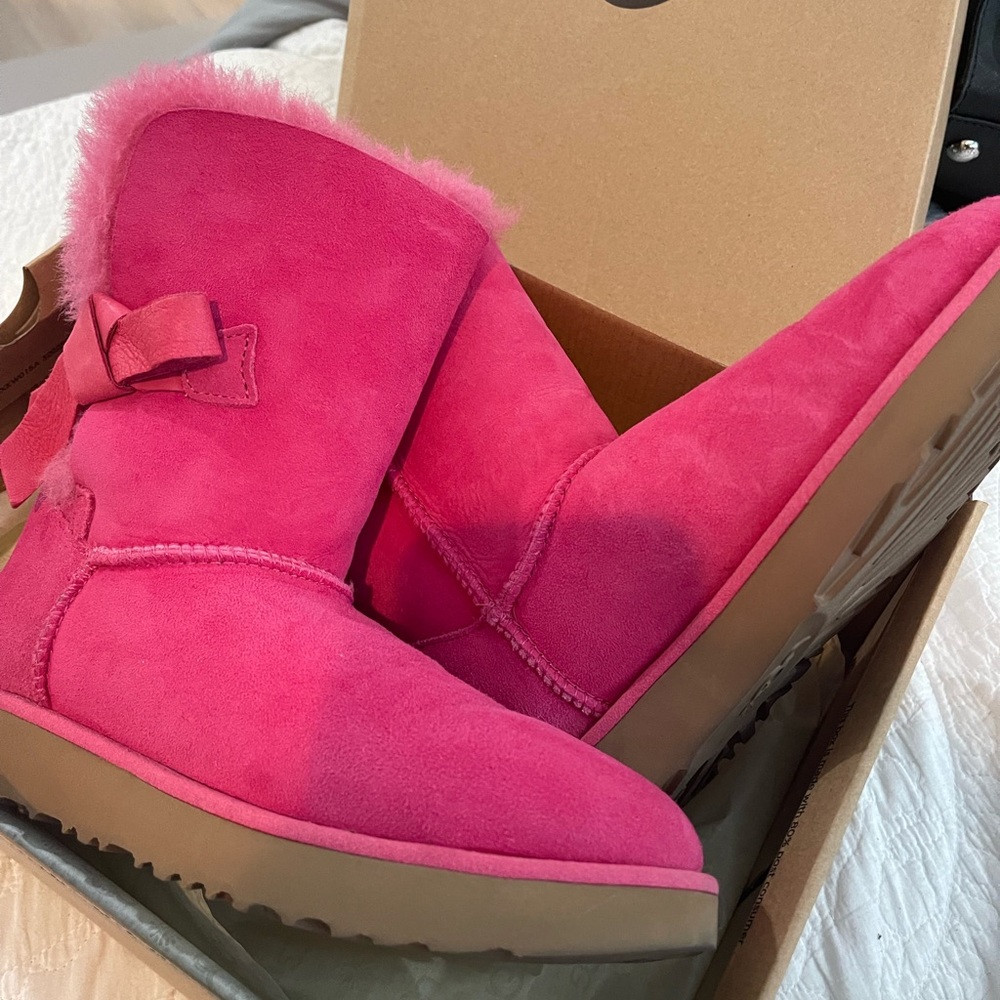 Uggs Pink mini Bow